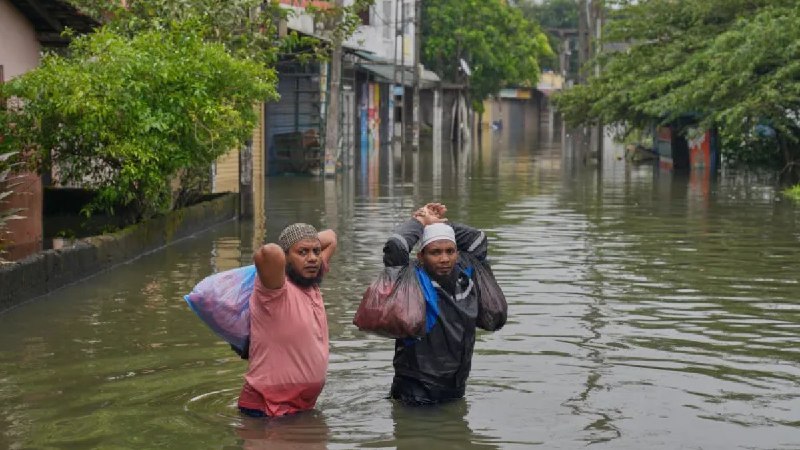 暴雨持续阻碍斯里兰卡在致命飓风后的重建工作