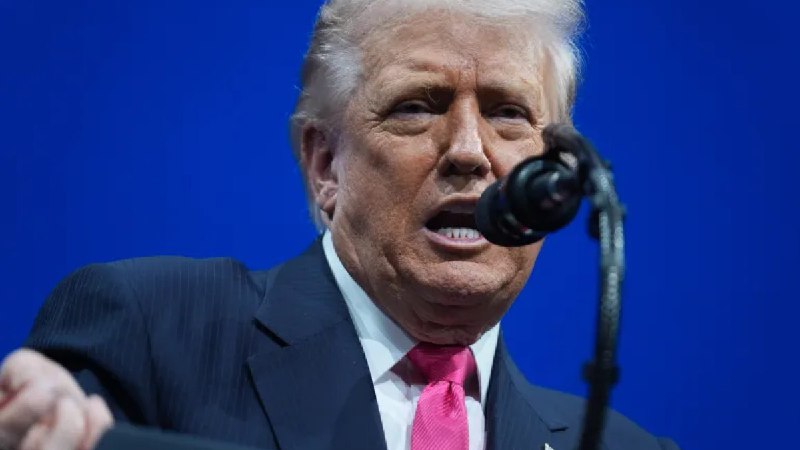 特朗普声称已经签署法案以公开爱泼斯坦档案