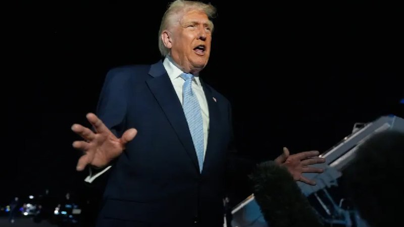 特朗普暗示将与马杜罗会谈并加强加勒比地区的军事部署