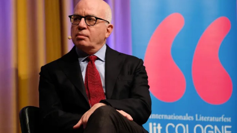 爱泼斯坦与作家沃尔夫之间的邮件引发了新闻伦理问题