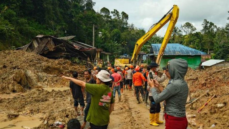 幸存者回忆起北苏门答腊气旋引发的山体滑坡的恐怖经历