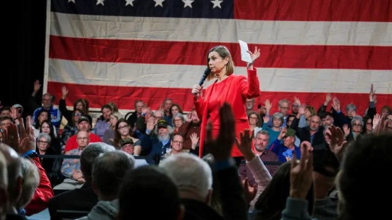 联邦调查局调查敦促美军违抗非法命令的民主党人