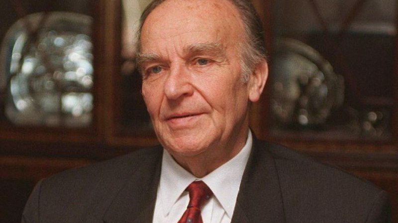 神秘的阿利雅·伊泽特贝戈维奇的故事是怎样的？