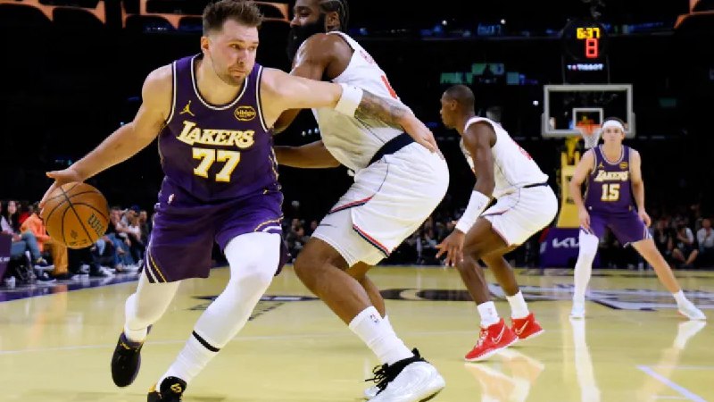 卢卡·东契奇砍下43分，湖人击败快船晋级NBA杯