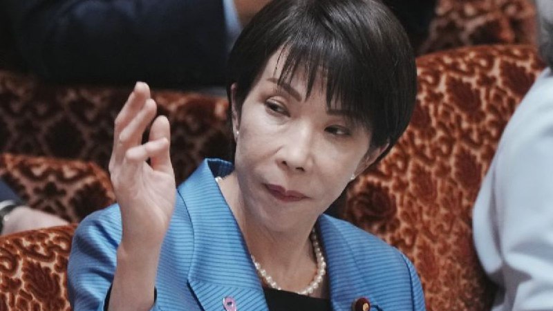 带领日本向右翼靠拢的新领导人及其与中国的冲突