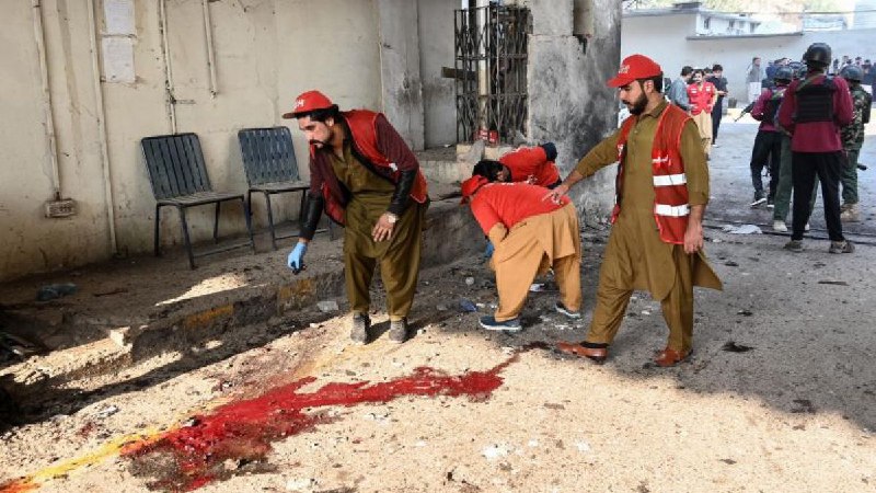 巴基斯坦白沙瓦安全设施遭自杀式袭击，六人死亡